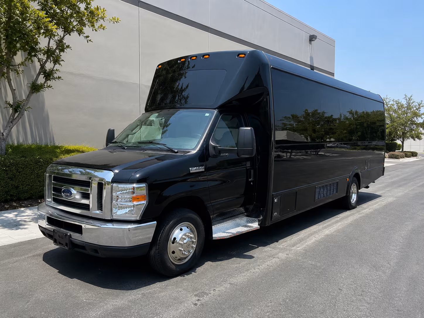 alexandria party bus