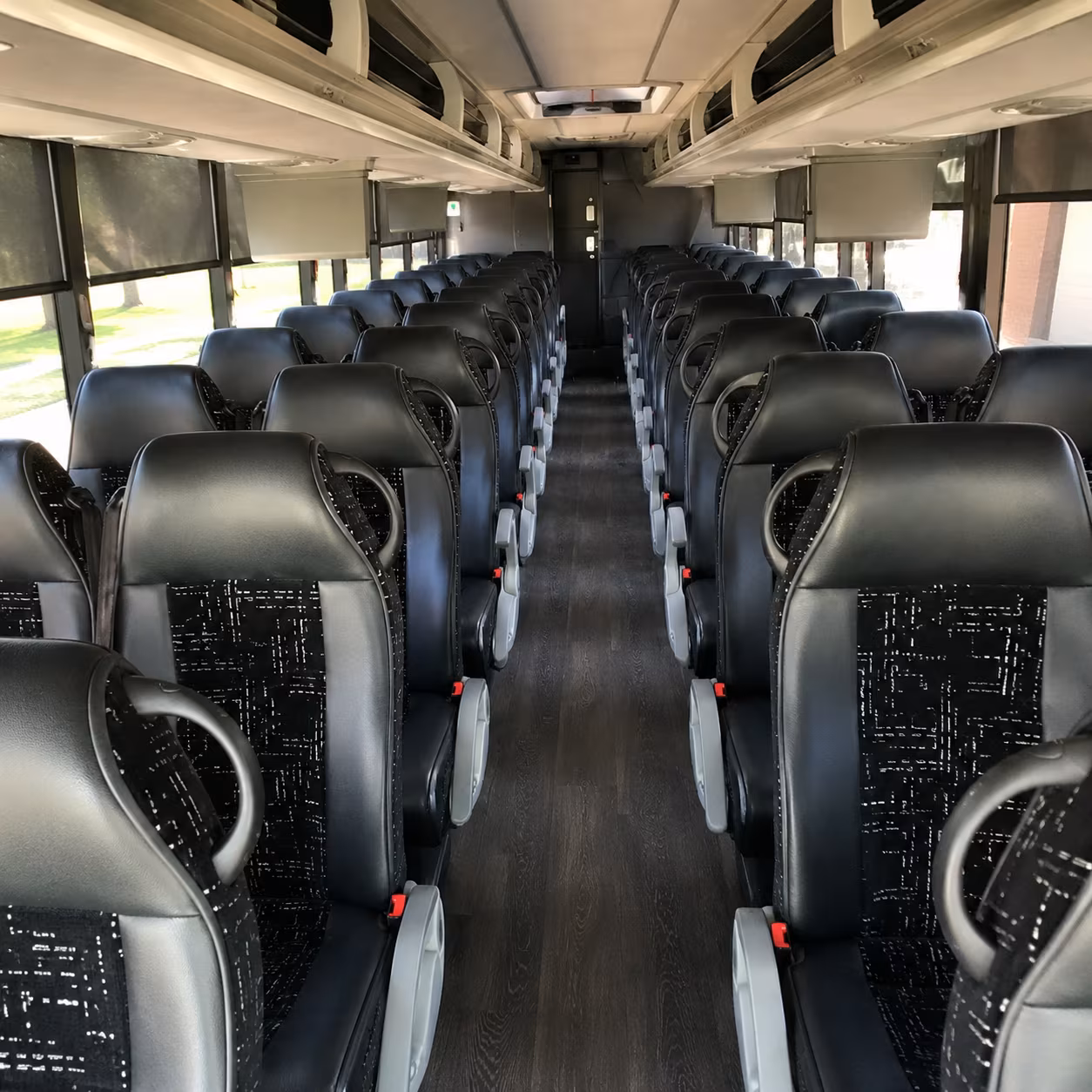 shuttle your guests to and from ronald reagan washington national airport